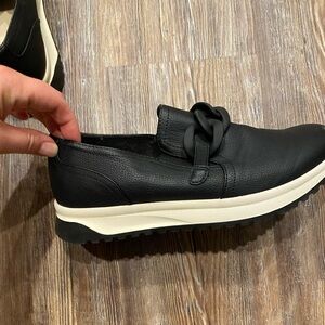 Yellowbox 8.5 Roxy Loafers ONLY WORN ONCE TO SMALL FOR ME